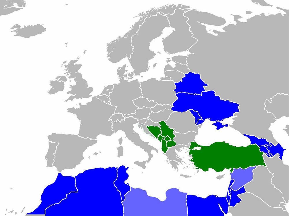 Vaaleansinisellä merkityt Libya, Palestiinalaisalue, Syyria ja Valko-Venäjä ovat osa EU:n naapuruuspolitiikkaa, mutta niissä ei toistaiseksi toteuteta Twinning-hankkeita.