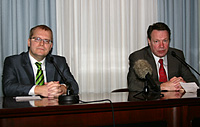 Foreign Minister Urmas Paet of Estonia and Foreign Minister Ilkka Kanerva at the press conference