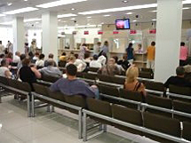 Den nya viseringscentralen erbjuder kunderna en bekvämare väntsal. Foto: Finlands ambassad i Moskva.