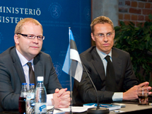 Estlands utrikesminister Urmas Paet och utrikesminister Alexander Stubb träffades i Helsingfors den 5 juni.