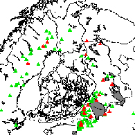 Inrikesministeriets satellitbild visar brandsituationen i närområdena den 11 augusti klockan 14.58. I bilden har bränder som brutit ut från och med den 4 augusti märkts med grönt och bränder som brutit ut den 11 augusti med rött.