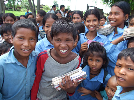 Koululaisia Kanchanpurissa, Nepal. Kuva: Iina Nurmela