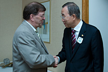 Minister Väyrynen och FN:s generalsekreterare Ban Ki-moon träffades i Helsingfors den 27 maj.