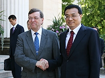 Minister Väyrynen och Kinas vice premiärminister Li Keqiang träffades i Helsingfors den 26 juni. Foto: Raino Heinonen