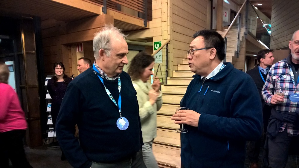 NASAN tutkimusjohtaja Jack Kaye ja Maailman ilmatieteen järjestön apulaispääsihteeri Wenjian.