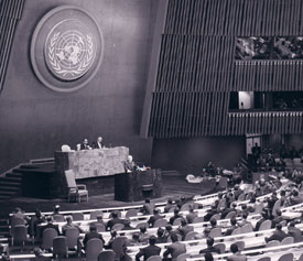 På bilden håller Finlands president Urho Kekkonen ett anförande vid FN år 1961. Kekkonen var Finlands president 1956-1981 och den oomtvistade ledaren för Finlands utrikespolitik. Foto: Lehtikuva Oy