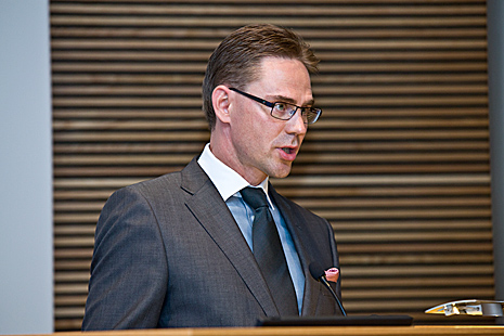 Suomen on oltava aktiivisempi taloudellisissa ulkosuhteissa, Katainen sanoi. Kuva: Eero Kuosmanen