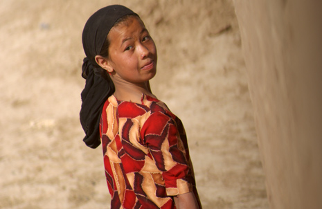 Tyttö Balkhin maaseutukylässä Afganistanissa. Kuva: Sam Karvonen