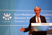 Utrikesminister Erkki Tuomioja hoppas på ett återupptagande av fredsprocessen i Mellanöstern.