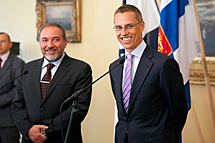 Utrikesministrarna Liberman och Stubb diskuterade bland annat utvecklingen av Israels förbindelser med Europeiska unionen. Foto: Raino Heinonen.