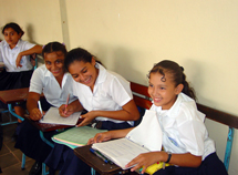 Nicaraguan koululaisia, kuva: Outi Einola-Head