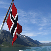 Norja torjuu velkakriisiä EU-tuella ja vierastyöläisillä. 