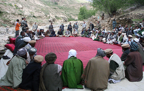 Kyläkokous Panjshirin maakunnassa Afganistanissa, kuva: The U.S. Army / Flickr.com