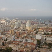 Algiers on Afrikan kallein kaupunki elää.