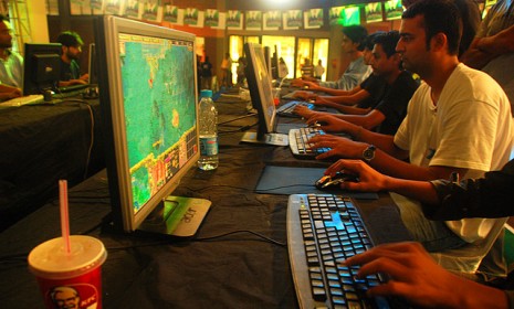 Pakistanissa on yli 20 miljoonaa internetin käyttäjää, mikä on 20. eniten maailmassa. Kuva: Raja Islam