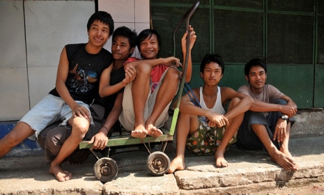 Yksi Myanmarin vahvuuksista on nuori ja edullinen työvoima. Kuva: Jonas in China